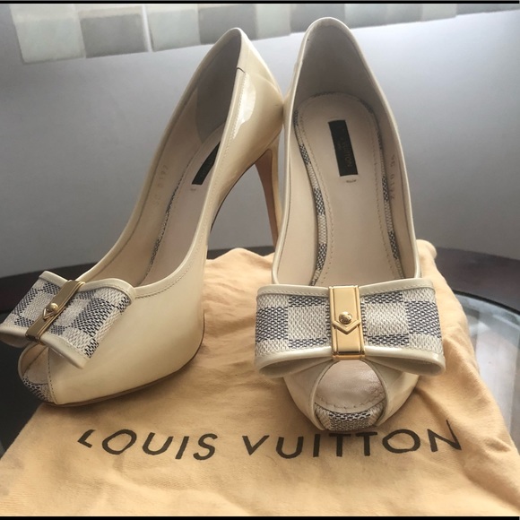 Louis Vuitton Valentine Heels *never worn!* - Picture 1 of 5